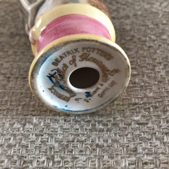 Beatrix Potter’s The Tailor of Gloucester Mouse Figurine by Beswick, 1949 - Picture 6 of 6